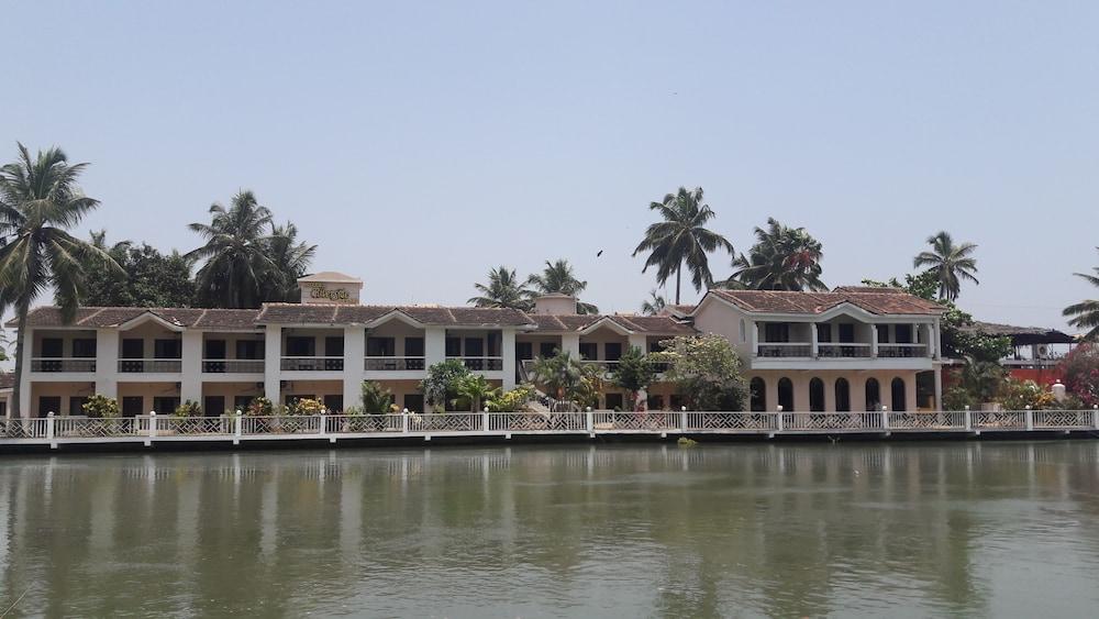 Hotel Riverside Baga Buitenkant foto
