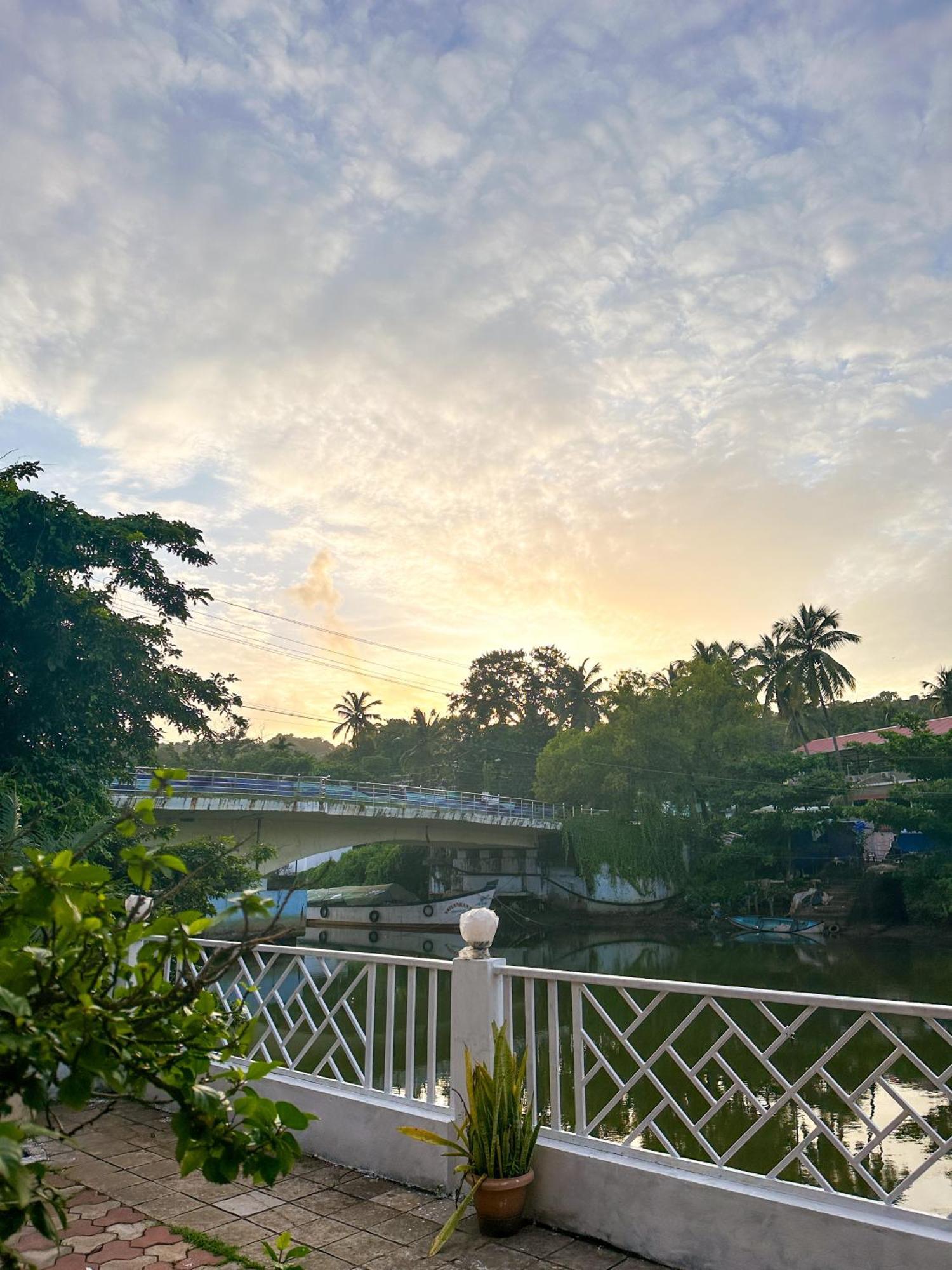 Hotel Riverside Baga Buitenkant foto