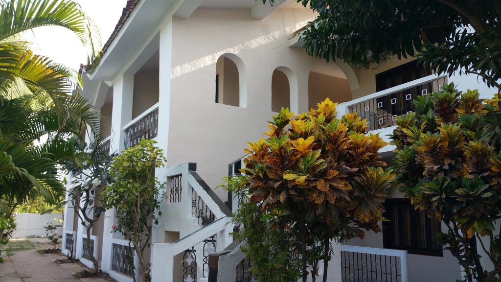 Hotel Riverside Baga Buitenkant foto