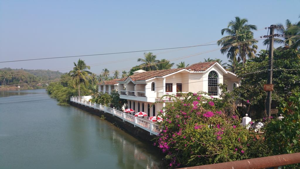 Hotel Riverside Baga Buitenkant foto