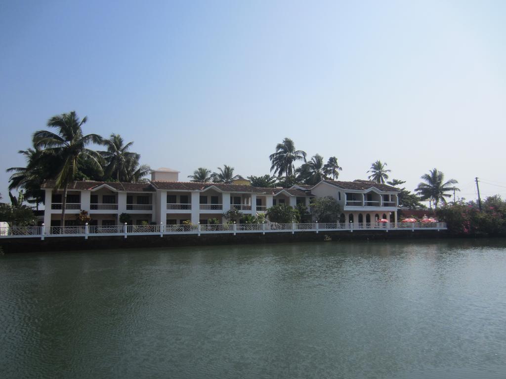 Hotel Riverside Baga Buitenkant foto