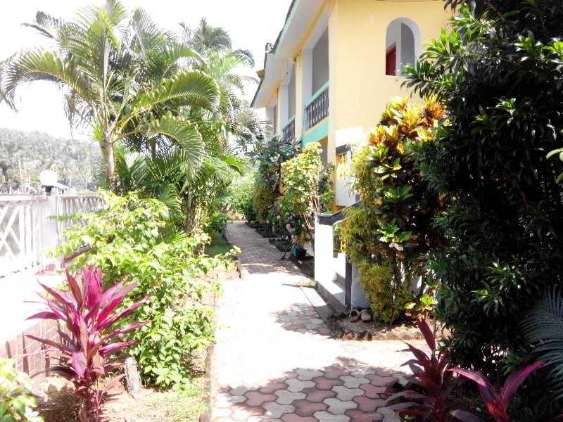 Hotel Riverside Baga Buitenkant foto